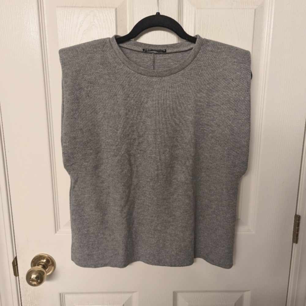 Zara Knit Sleeveless Top with Shoulder Pads, size M, Grey sleeveless top